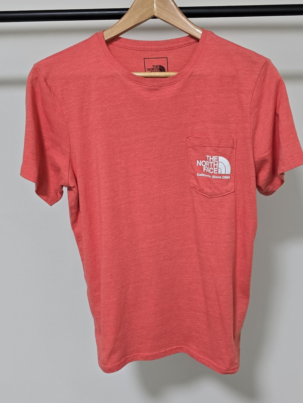 The North Face Women’s Coral Pocket Short Sleeve Tee